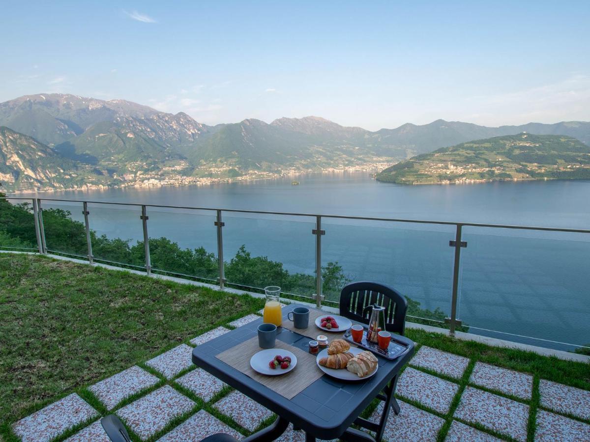 Taormina With Garden, Swimming Pool And Lake View Parzanica Экстерьер фото